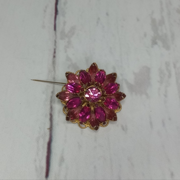 NO TAGS Pink Rhinestone Brooch Pin - Picture 5 of 10